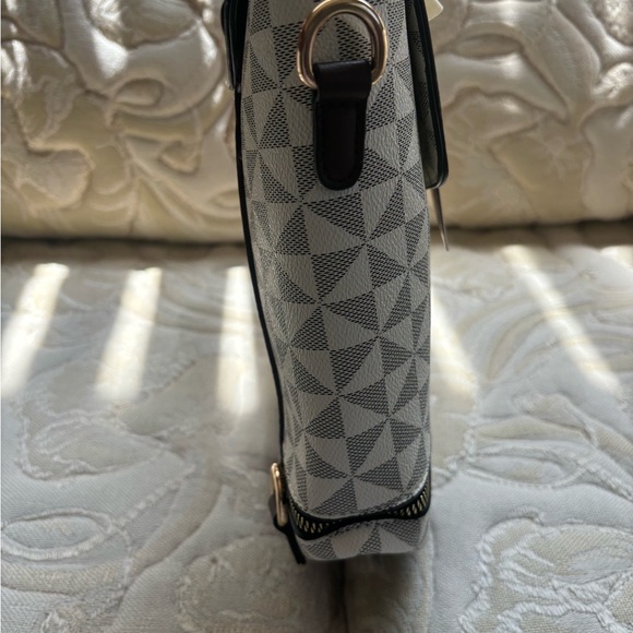 Convertible Backpack - Picture 7 of 9